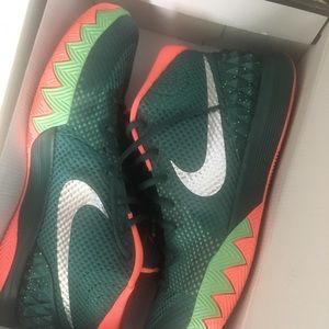 Sz 13 Nike Kyrie 1 Flytrap